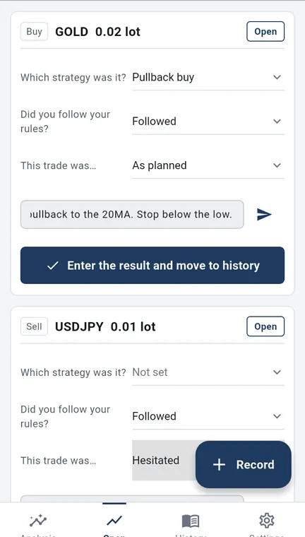 Open trade cards on Android for GOLD and USDJPY, with fields for strategy, rules, “This trade was…” and a note, and a button to enter the result